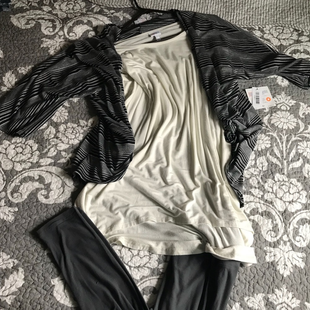 LULAROE IRMA TAN CREAM COLOR NEVER WORN W/ tags